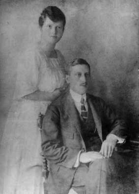 Părinţii tatii: Malka şi Mór Székely, anii 1930